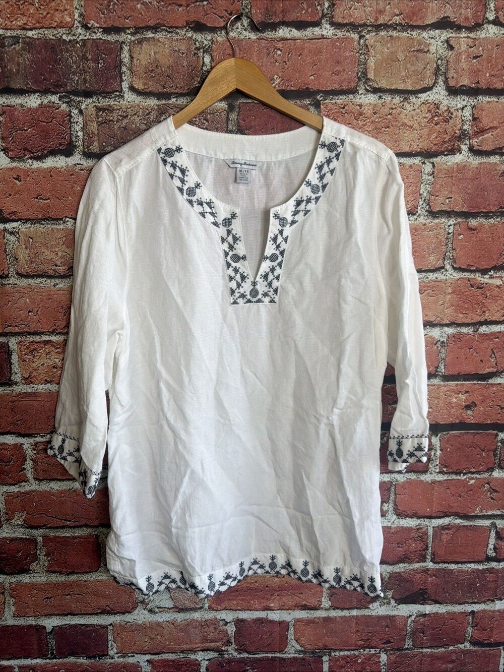 Tommy Bahama Linen Tunic Top Womens Size XL White Pineapple Embroidery Pullover